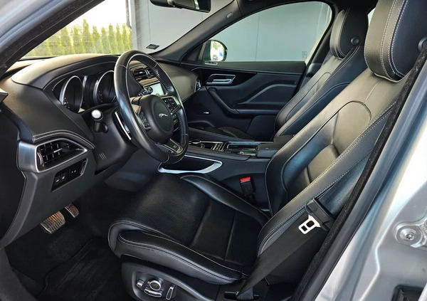 Jaguar F-Pace cena 149900 przebieg: 35000, rok produkcji 2017 z Szepietowo małe 562
